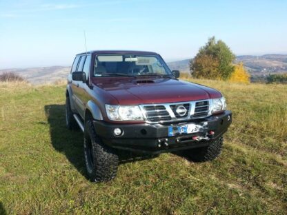 Pevnostny nárazník Nissan Patrol y61