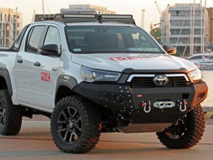 PREDNY-PEVNOSTNY-NARAZNIK-MORE4X4-TOYOTA-HILUX-2015+